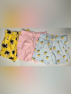 Men’s Lot of 3 Swim Shorts - Hollister & Maamgic